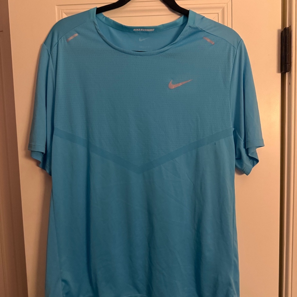 Light Blue Nike Mens Running Shirt - Size M (Brand New WO Tags)